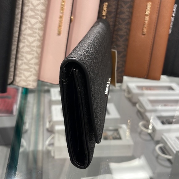 MICHAEL KORS JET SET TRV LARGE TRIFOLD BLACK - Picture 10 of 16